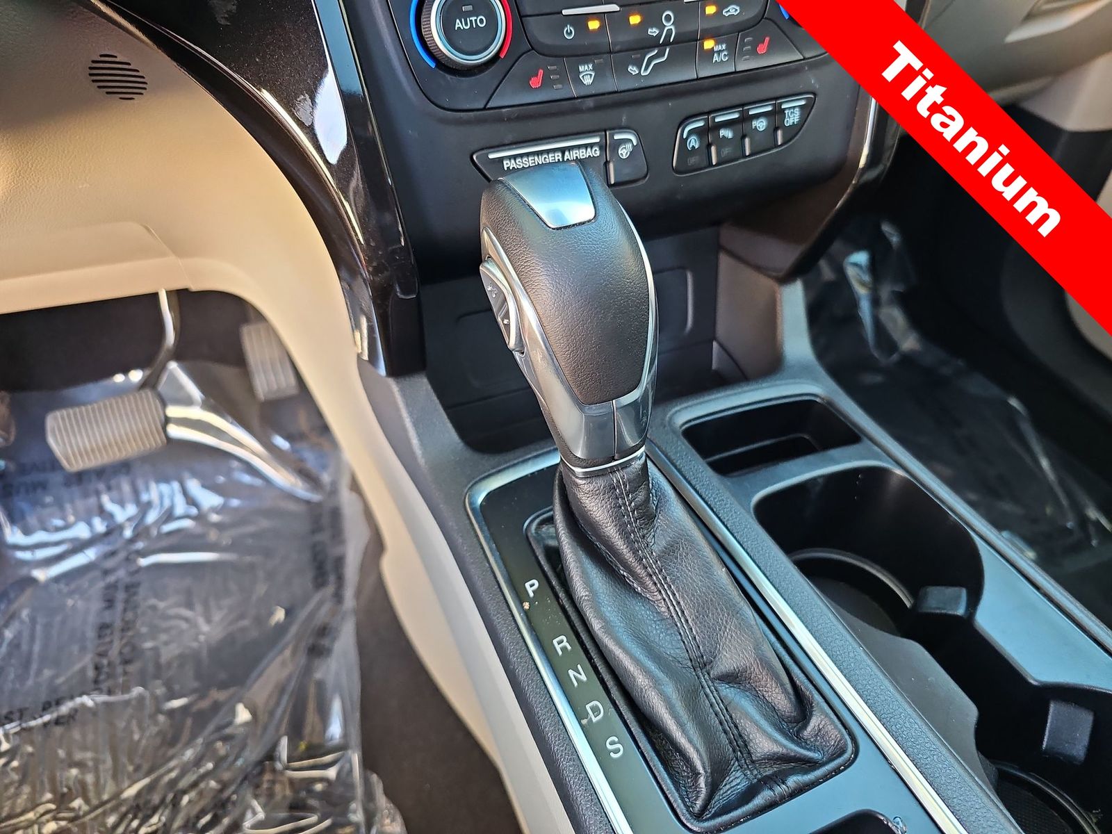 Thumbnail: 2019 Ford Escape - 20