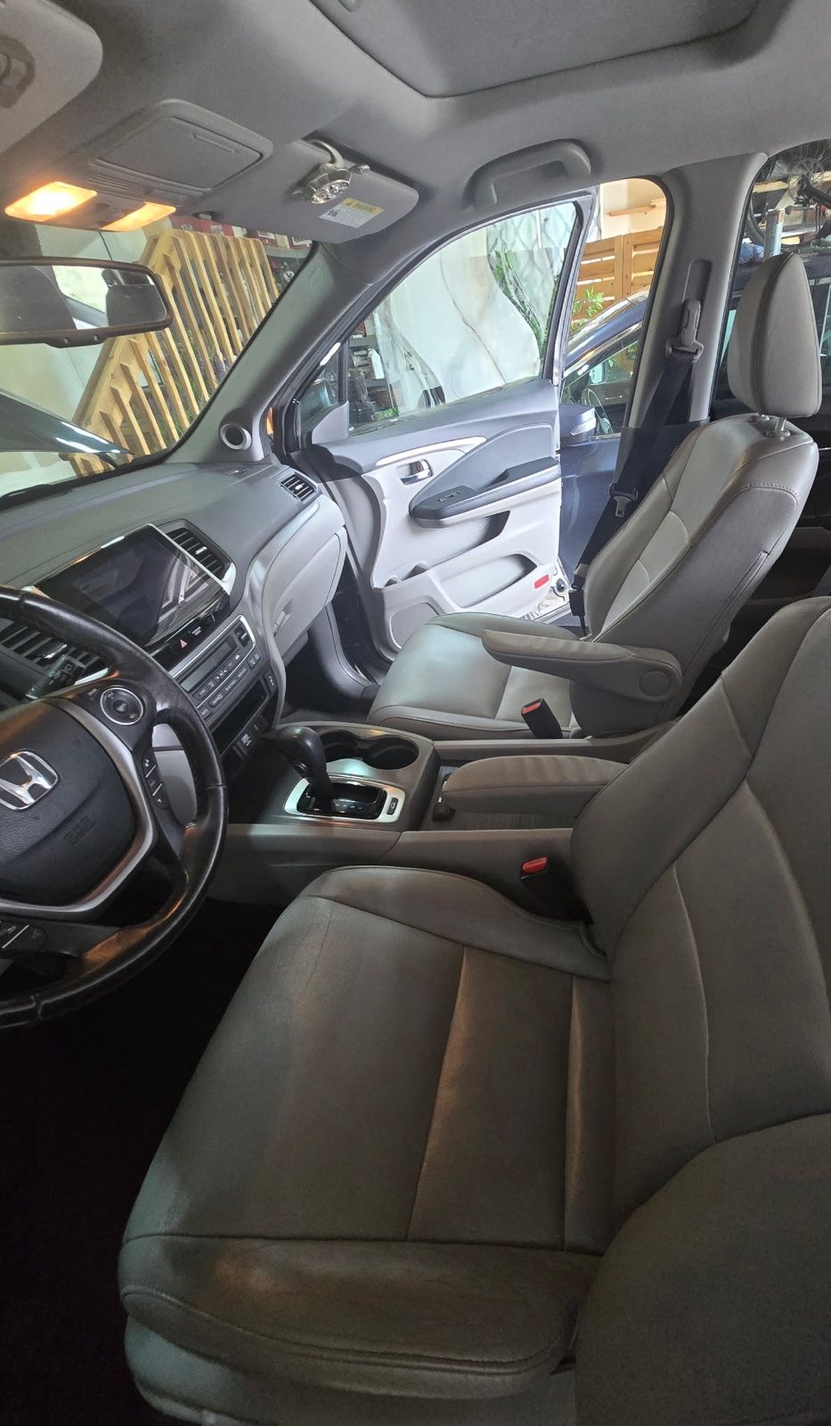 Thumbnail: 2017 Honda Pilot - 12