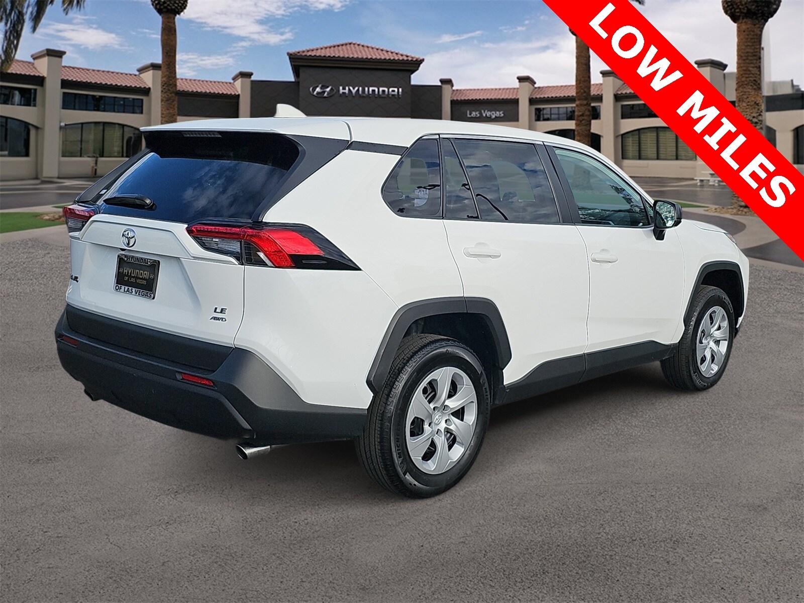 Thumbnail: 2024 Toyota RAV4 - 8