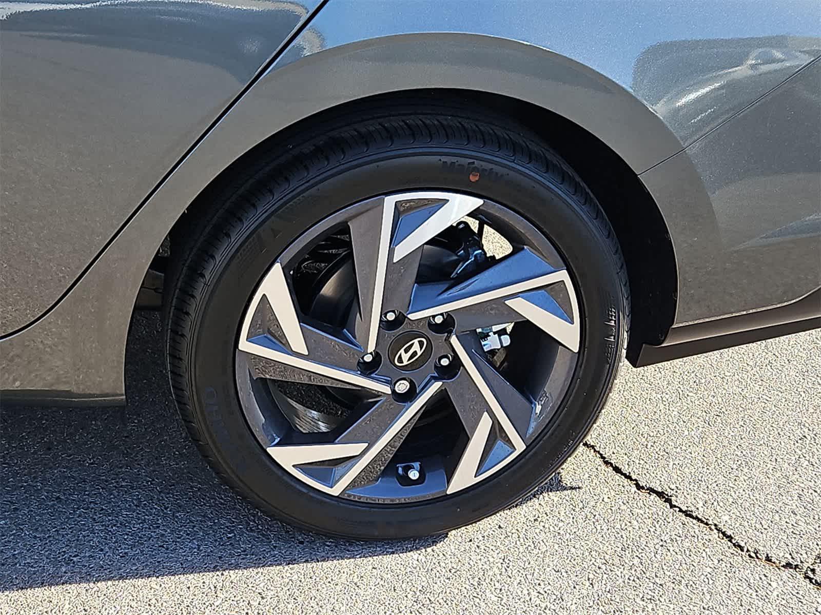 Thumbnail: 2025 Hyundai Elantra - 12