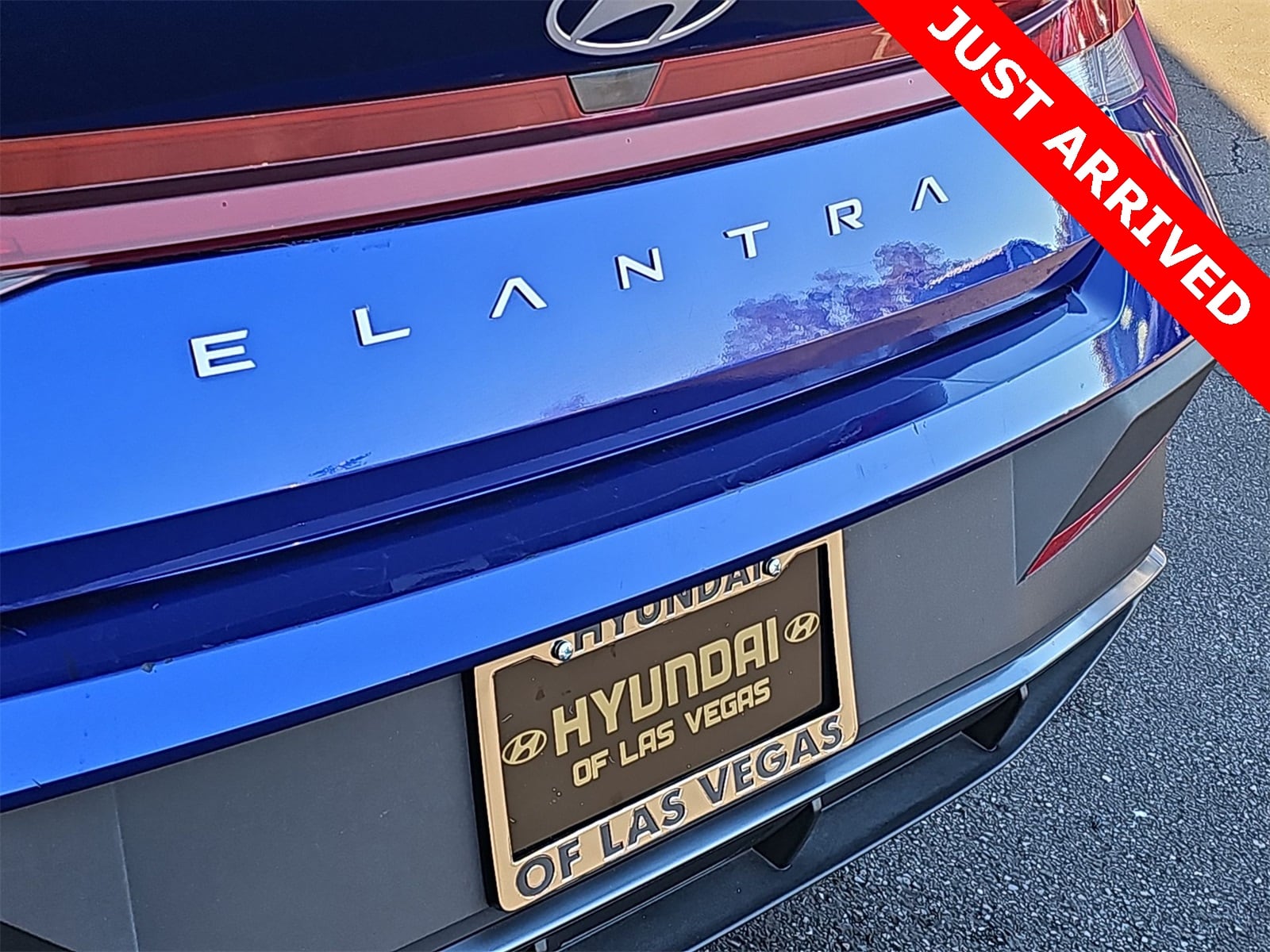 Thumbnail: 2024 Hyundai Elantra - 11