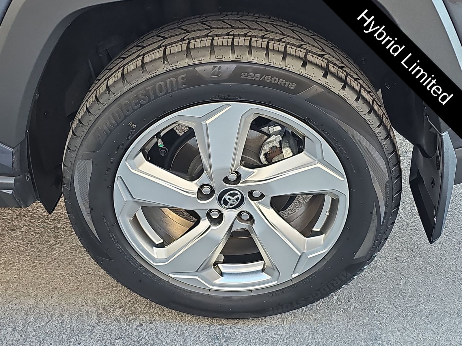 Thumbnail: 2021 Toyota RAV4 - 11