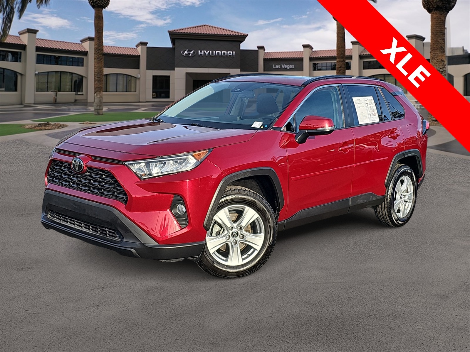 Thumbnail: 2019 Toyota RAV4 - 1