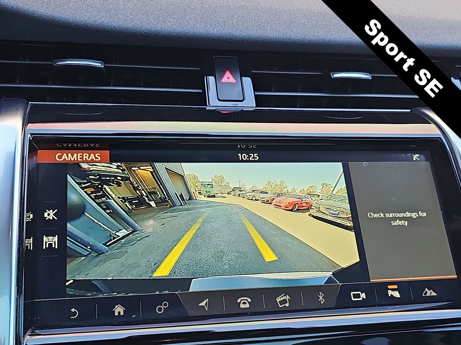 Thumbnail: 2020 Land Rover Discovery Sport - 26