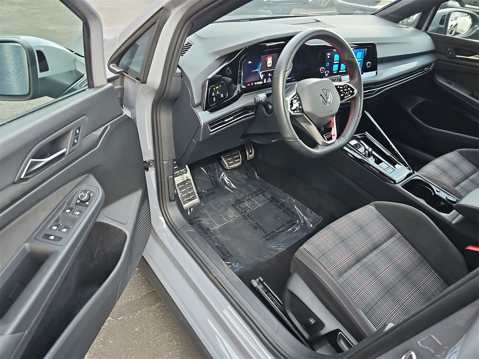 Thumbnail: 2024 Volkswagen Golf - 10