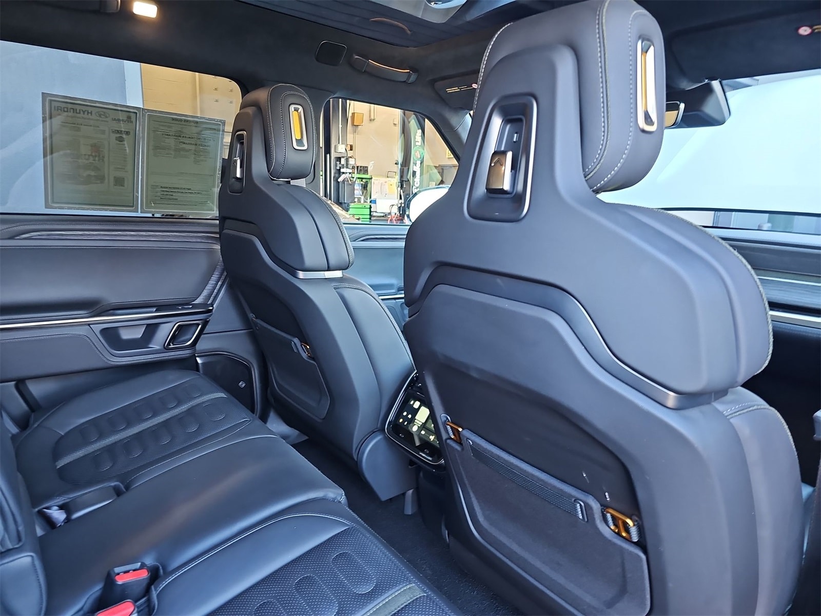 Thumbnail: 2023 Rivian R1S - 16