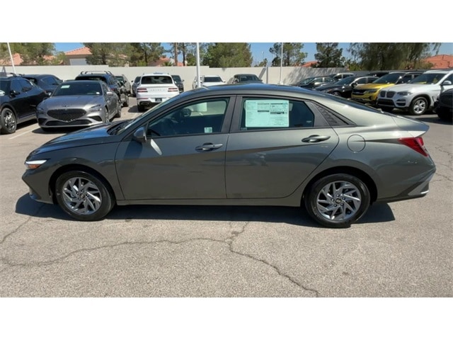 Thumbnail: 2024 Hyundai Elantra - 7