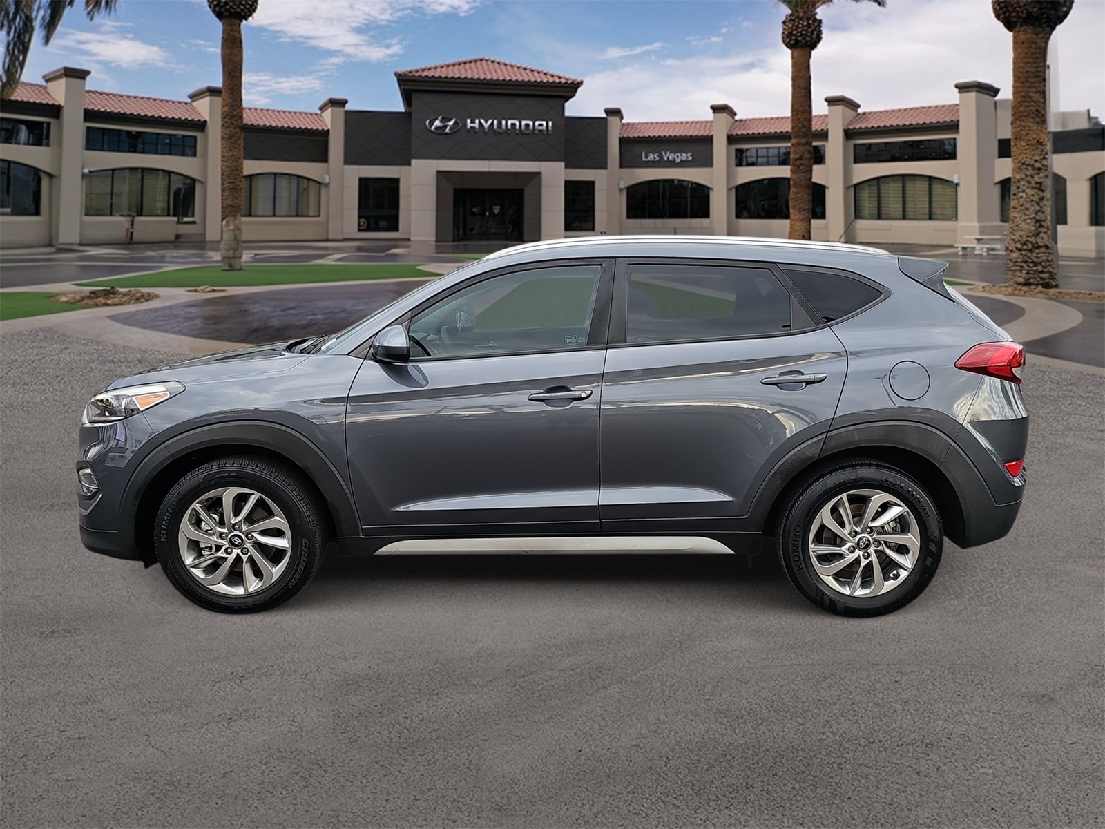 Thumbnail: 2017 Hyundai Tucson - 5