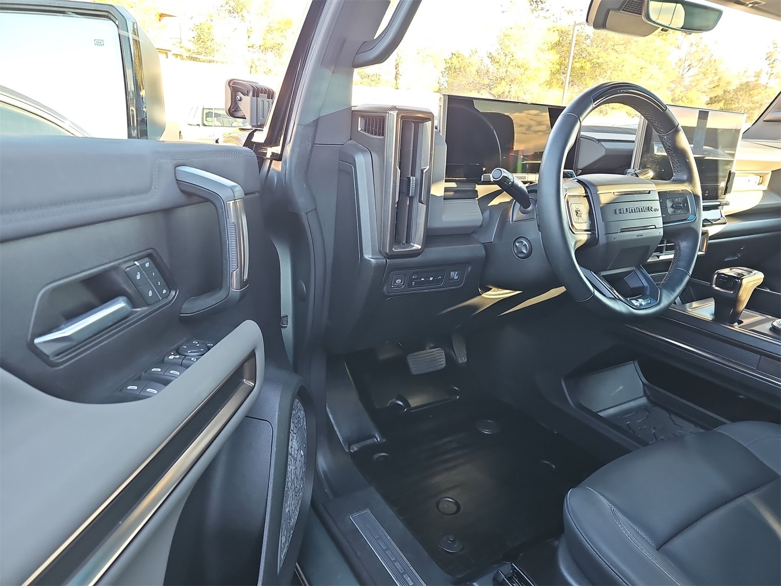 Thumbnail: 2024 GMC Hummer EV - 10