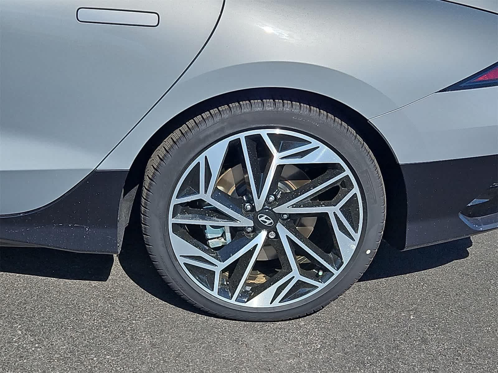 Thumbnail: 2025 Hyundai Ioniq 6 - 12