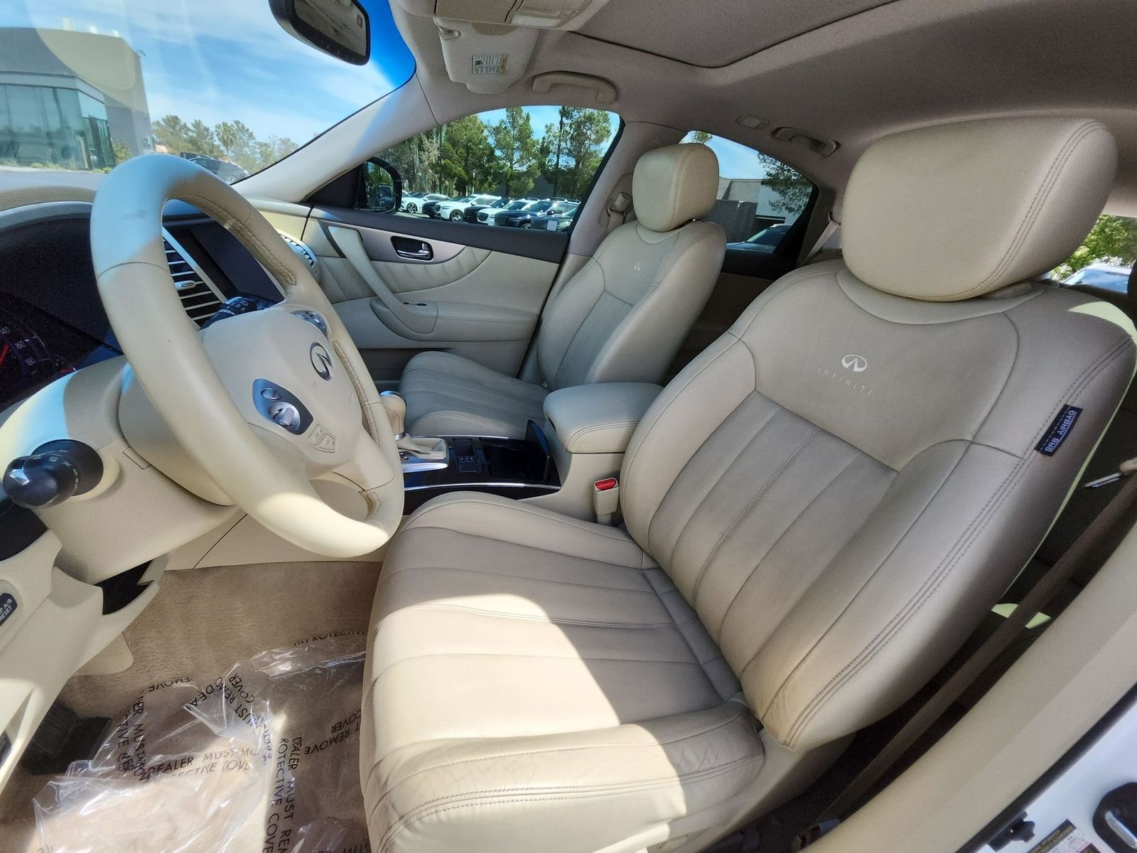 Thumbnail: 2011 INFINITI FX35 - 16