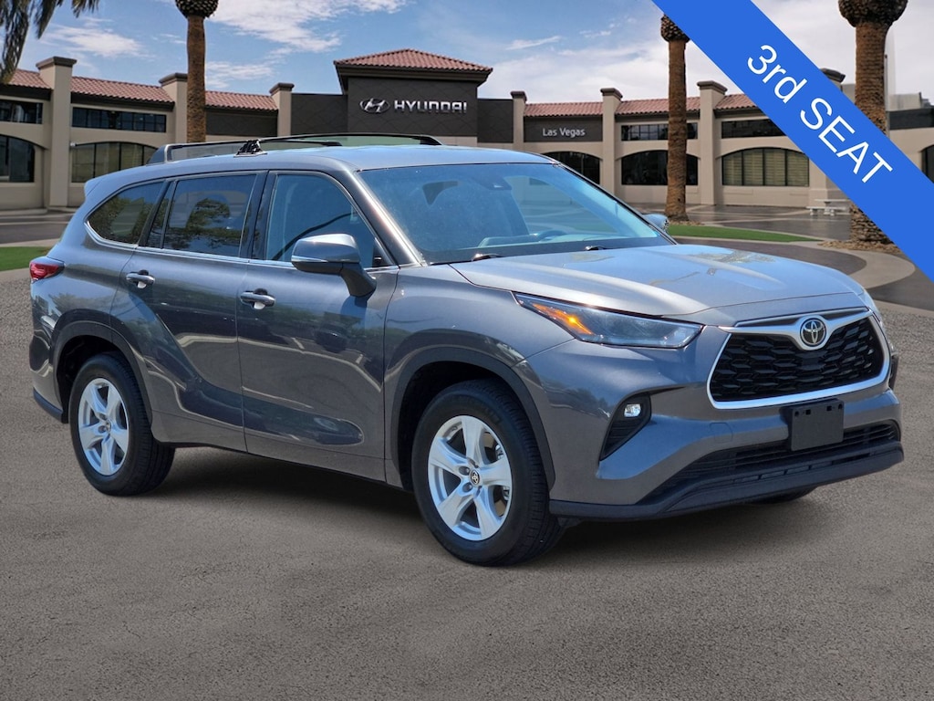 Used 2021 Toyota Highlander LE SUV