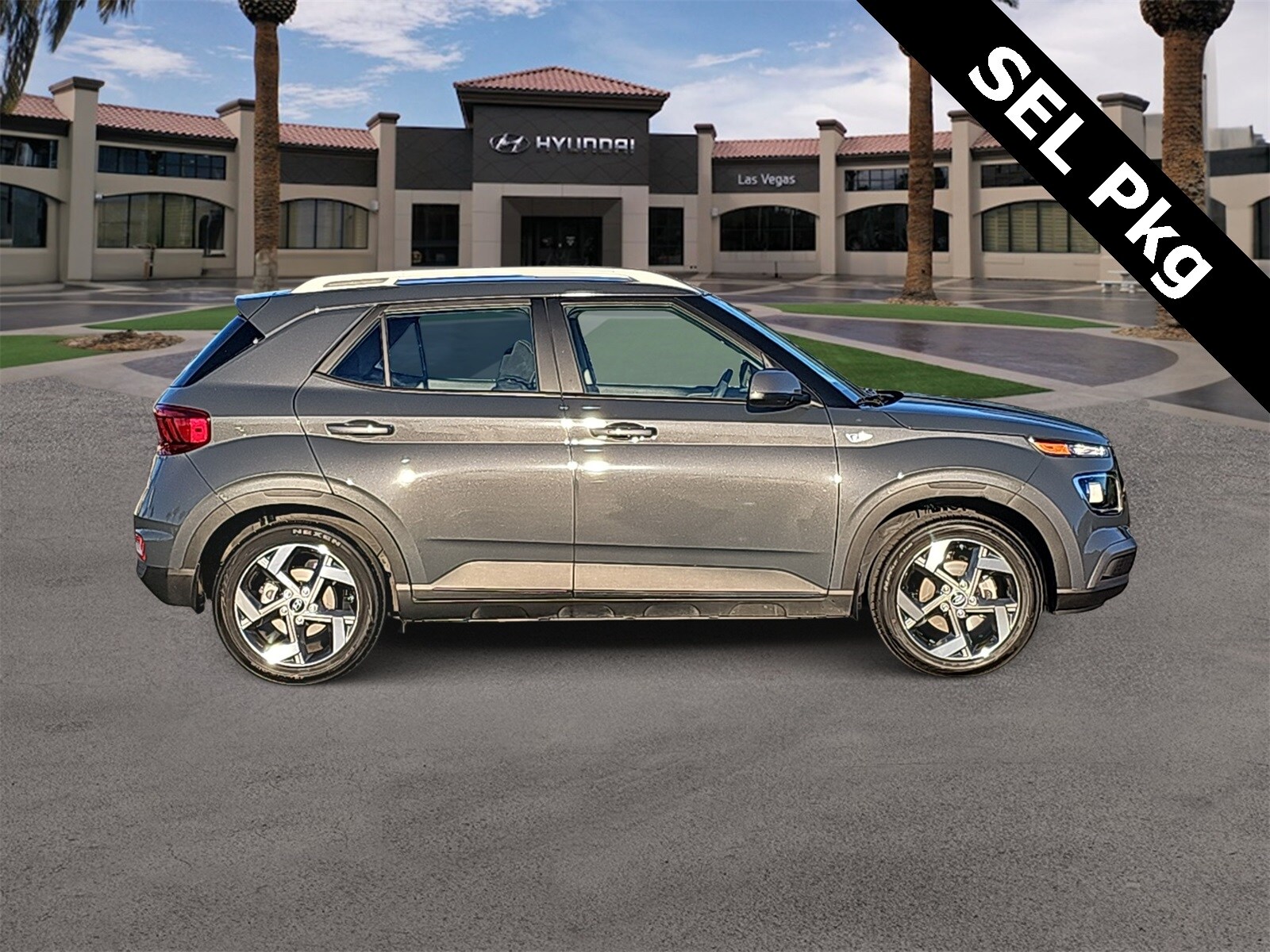 Thumbnail: 2024 Hyundai Venue - 9