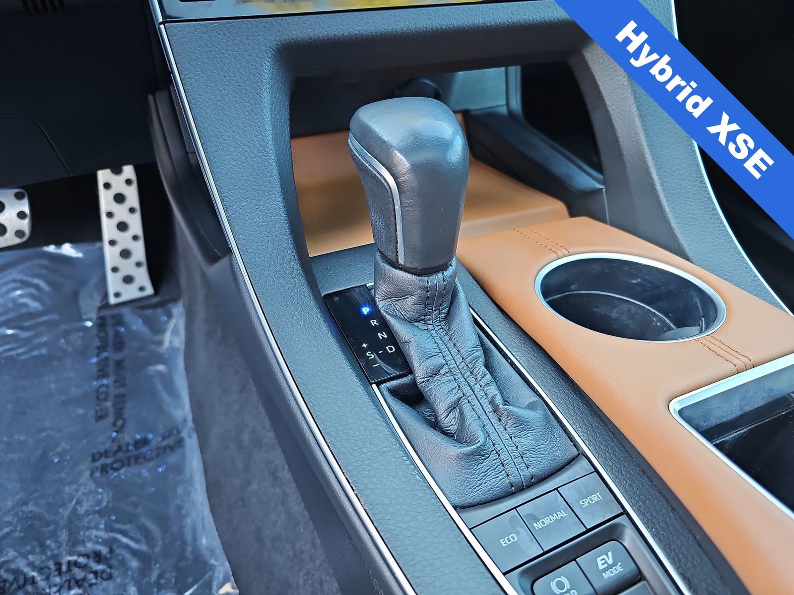 Thumbnail: 2021 Toyota Avalon - 21