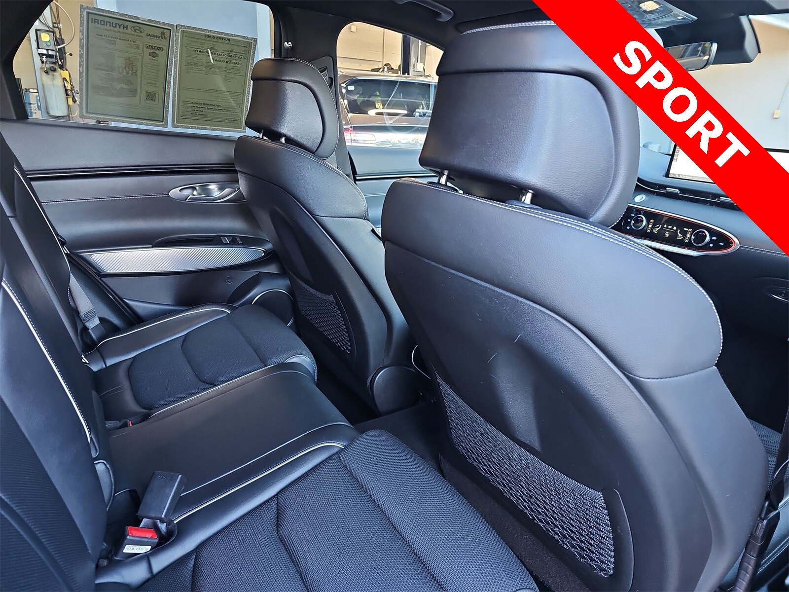 Thumbnail: 2022 Genesis GV70 - 16