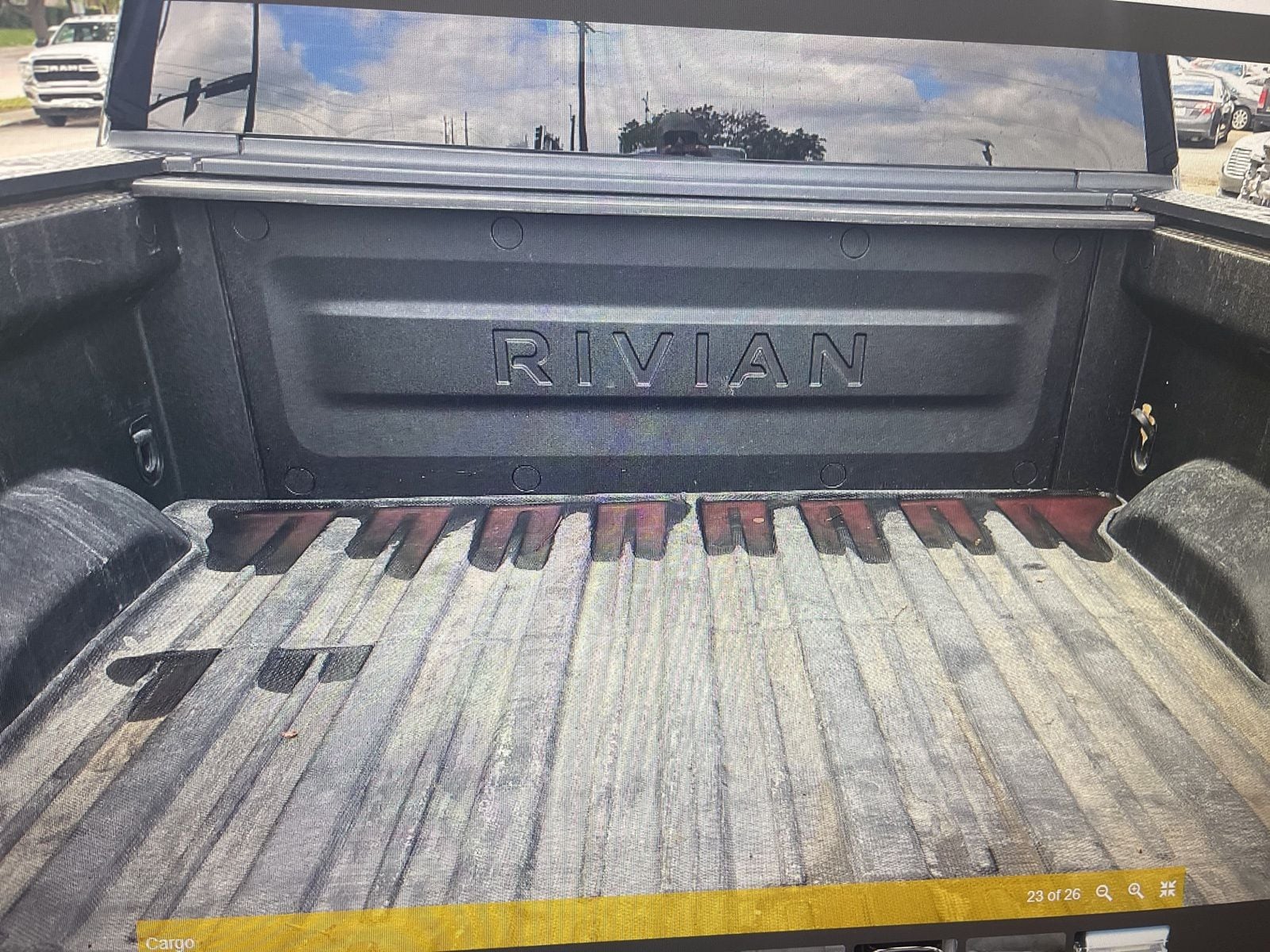 Thumbnail: 2022 Rivian R1T - 18