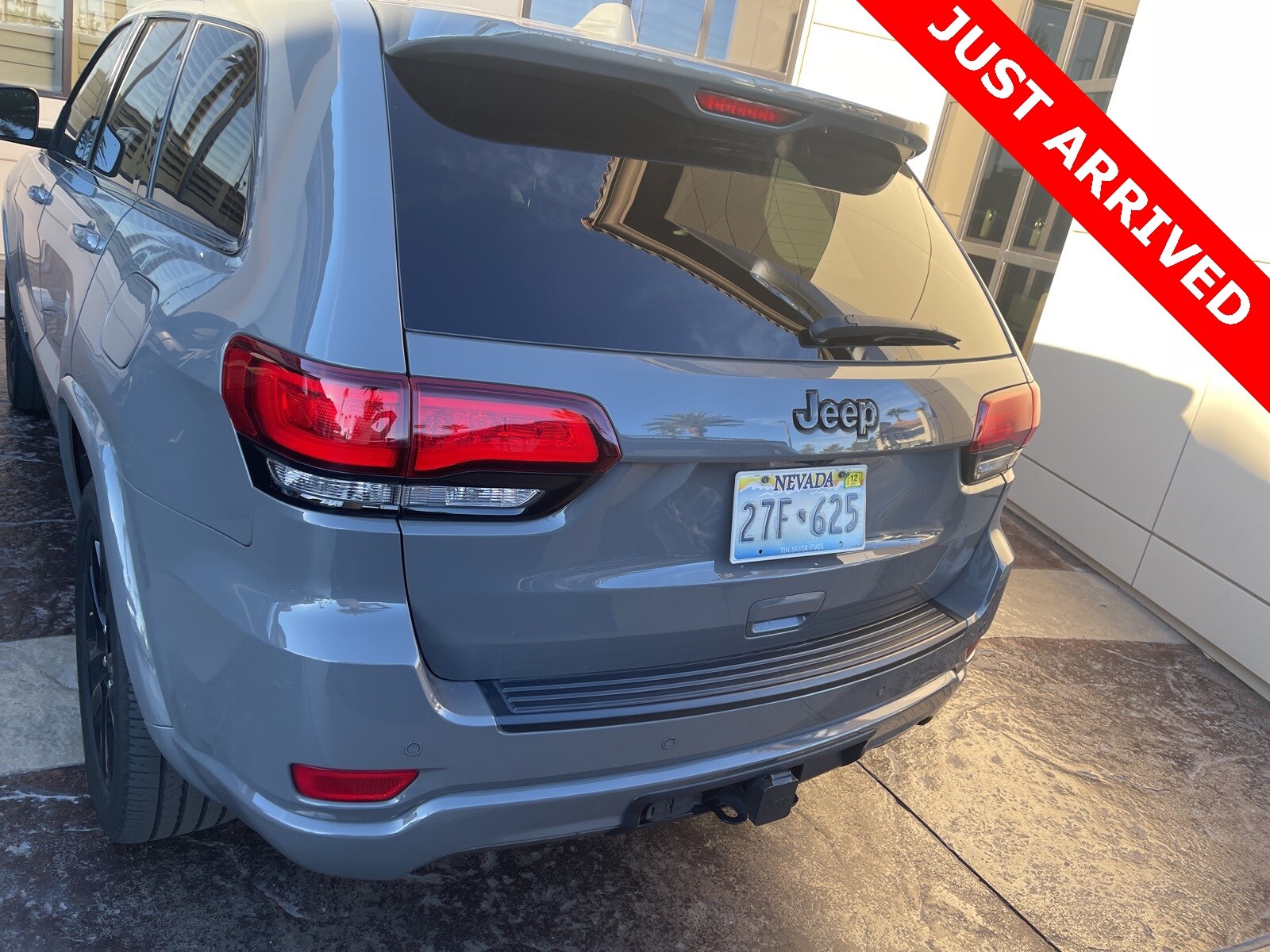 2021 Jeep Grand Cherokee Laredo X photo 4