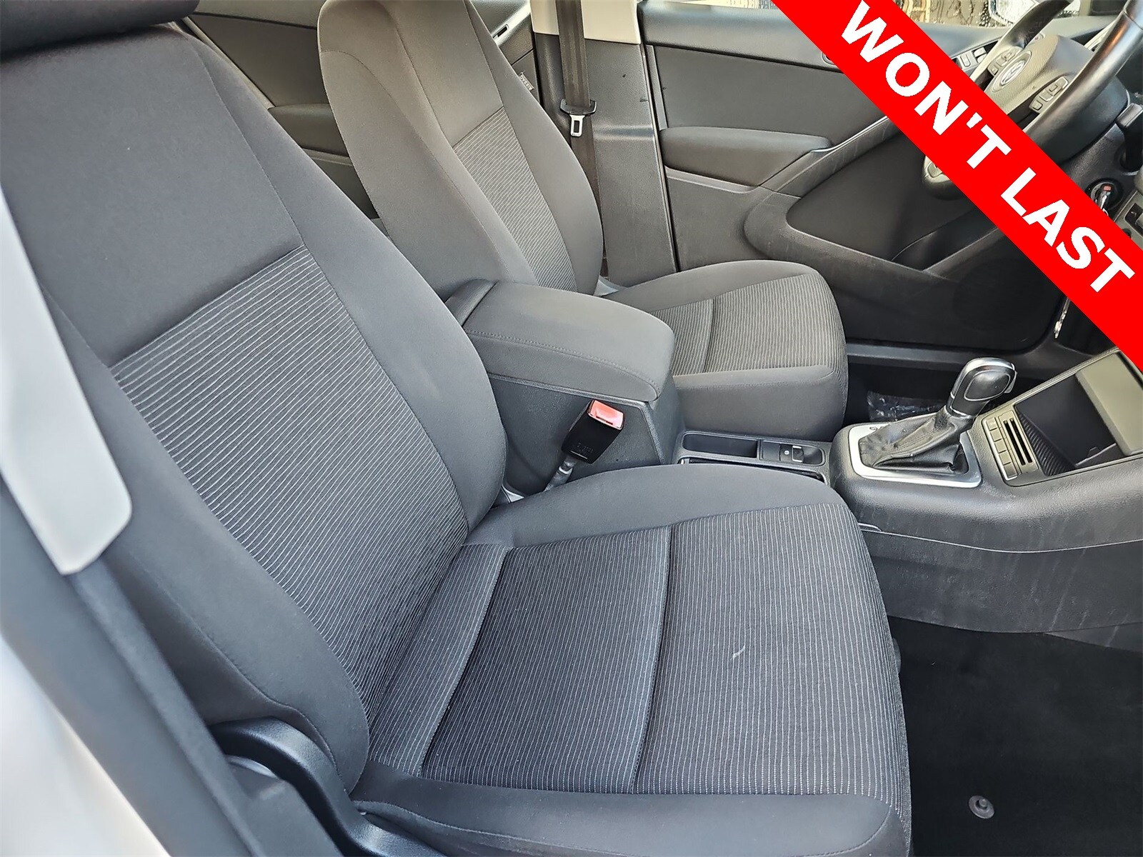 Thumbnail: 2013 Volkswagen Tiguan - 18