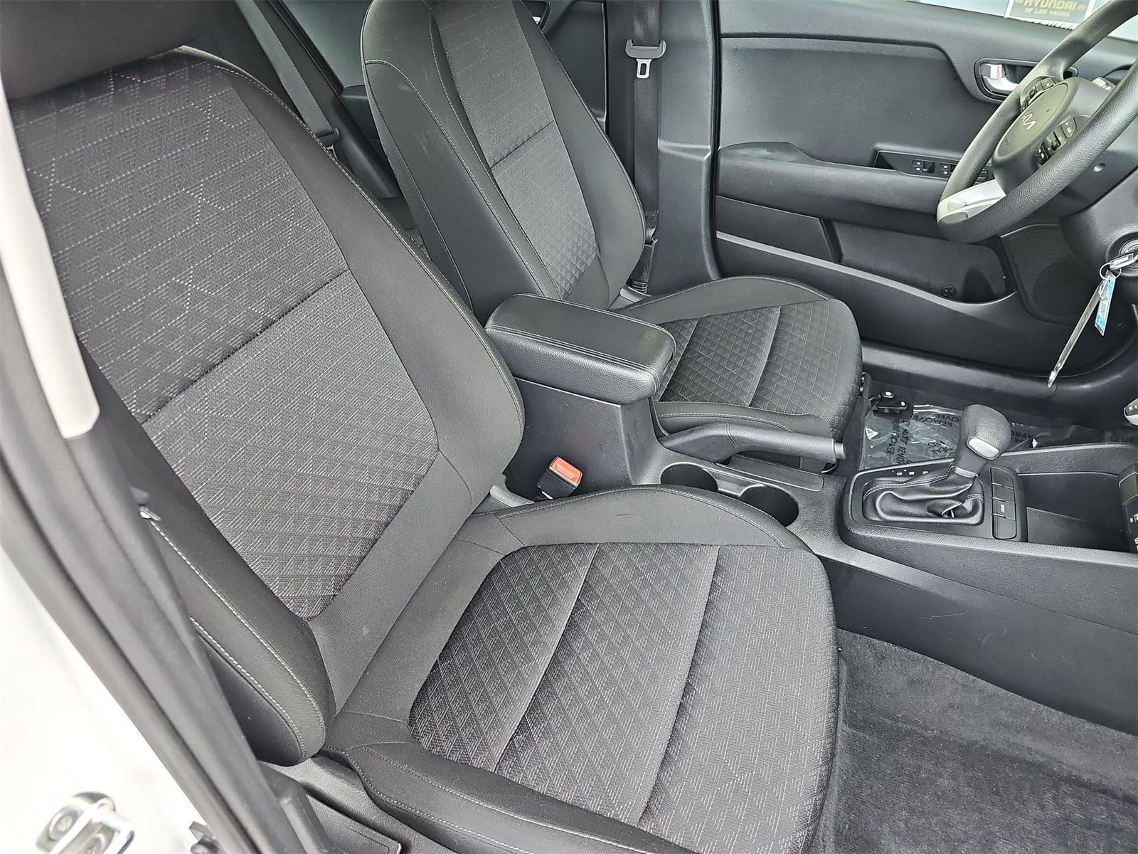 Thumbnail: 2023 Kia Rio - 18