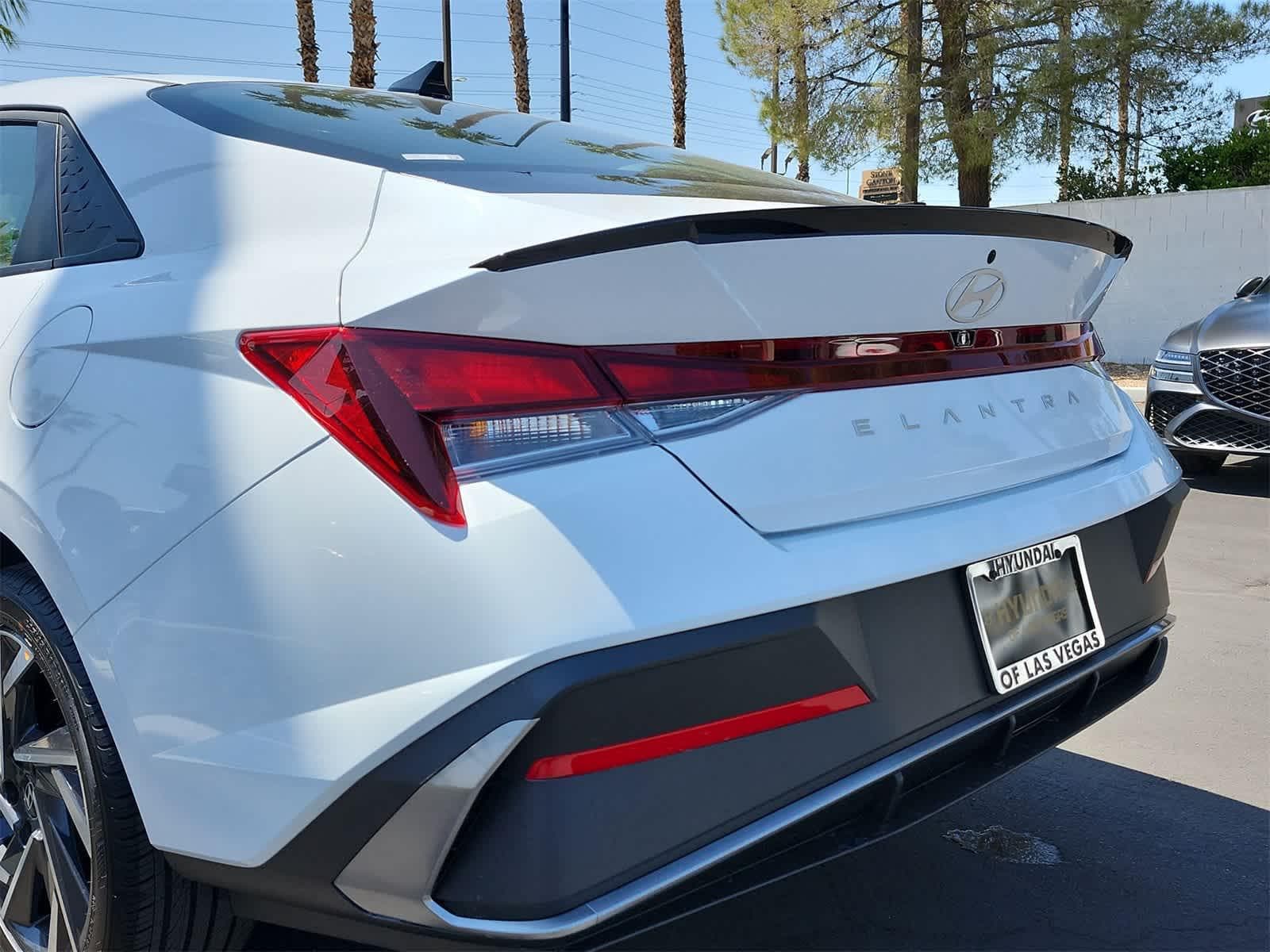 Thumbnail: 2025 Hyundai Elantra - 11