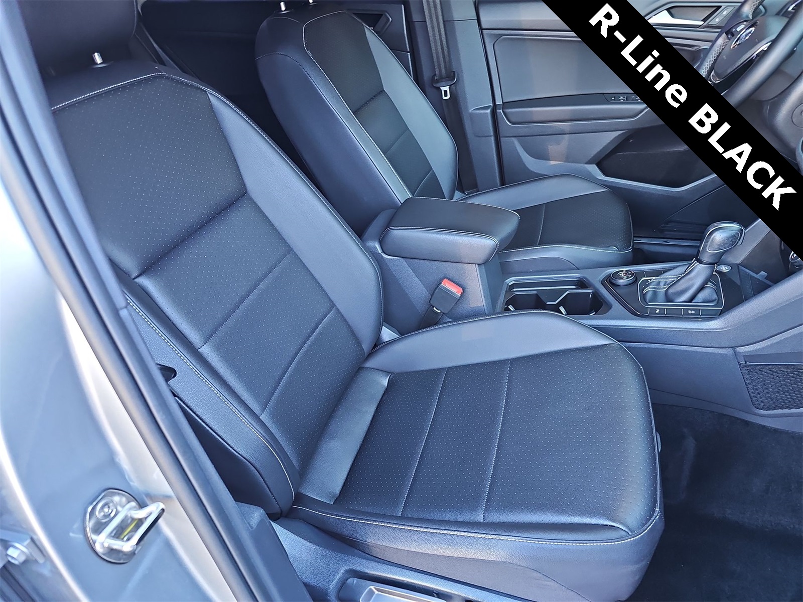 Thumbnail: 2021 Volkswagen Tiguan - 18