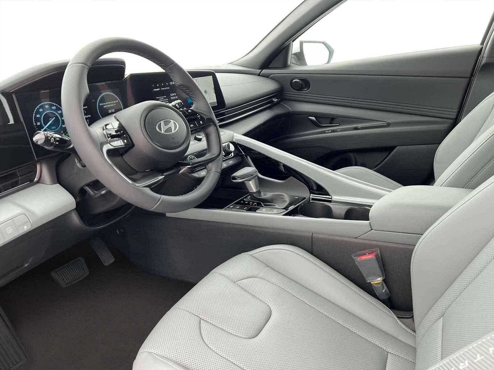 Thumbnail: 2025 Hyundai Elantra - 14