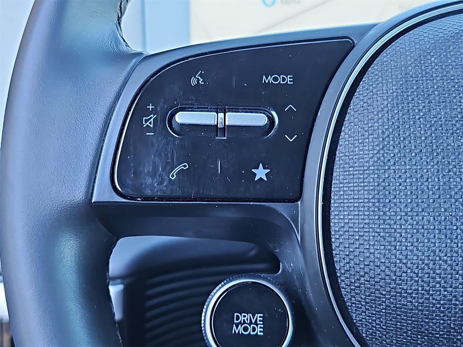 Thumbnail: 2022 Hyundai Ioniq 5 - 28