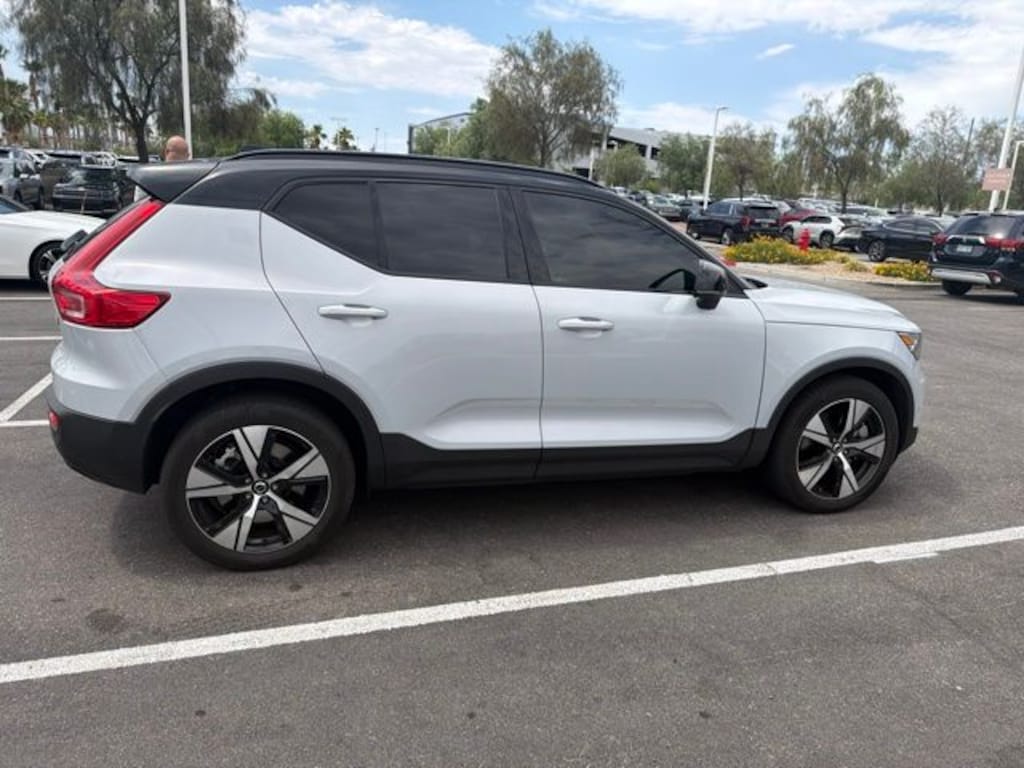 Used 2022 Volvo XC40 Recharge Pure Electric Twin Plus SUV