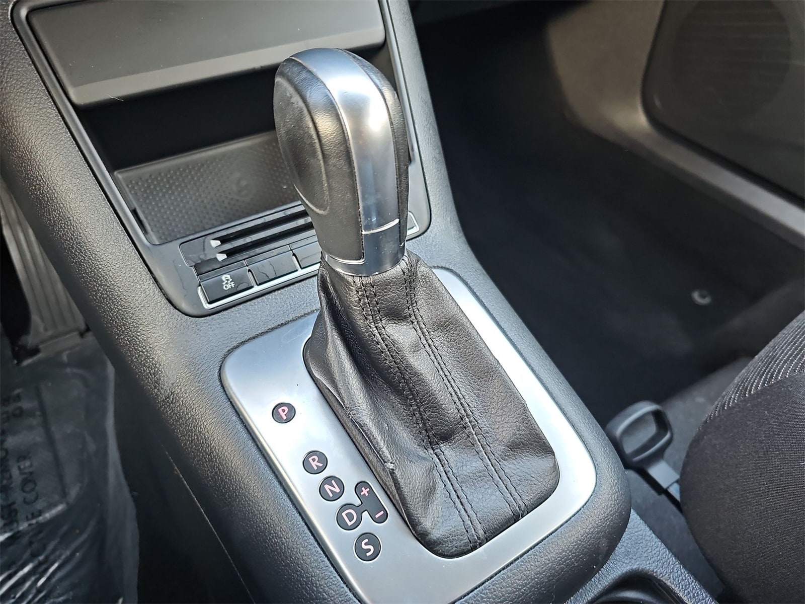 Thumbnail: 2013 Volkswagen Tiguan - 21