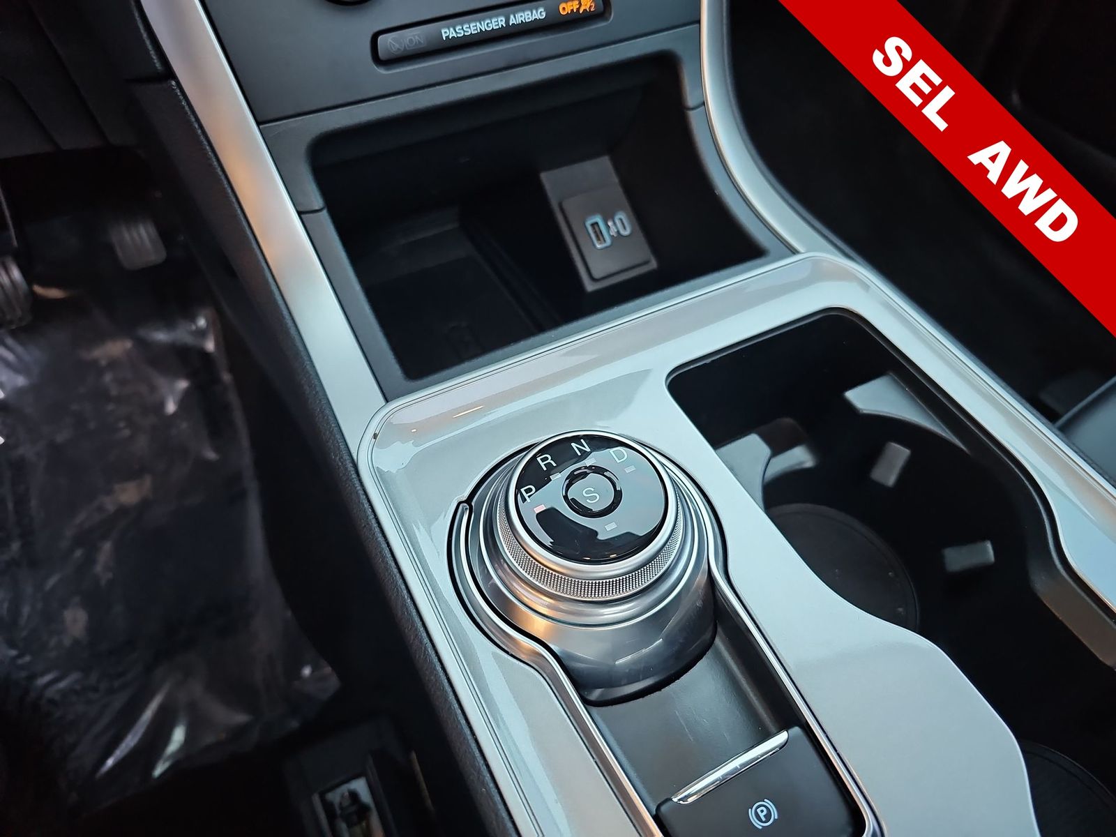 Thumbnail: 2024 Ford Edge - 21