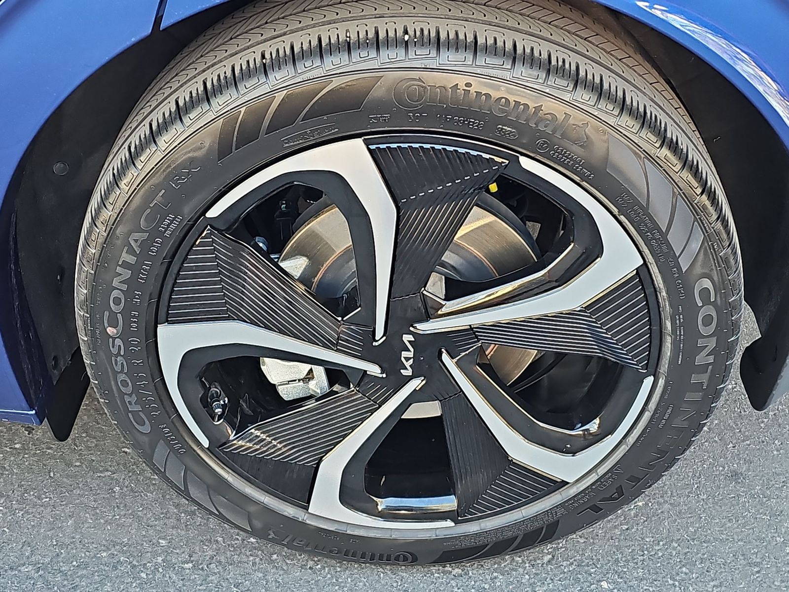 Thumbnail: 2023 Kia EV6 - 12