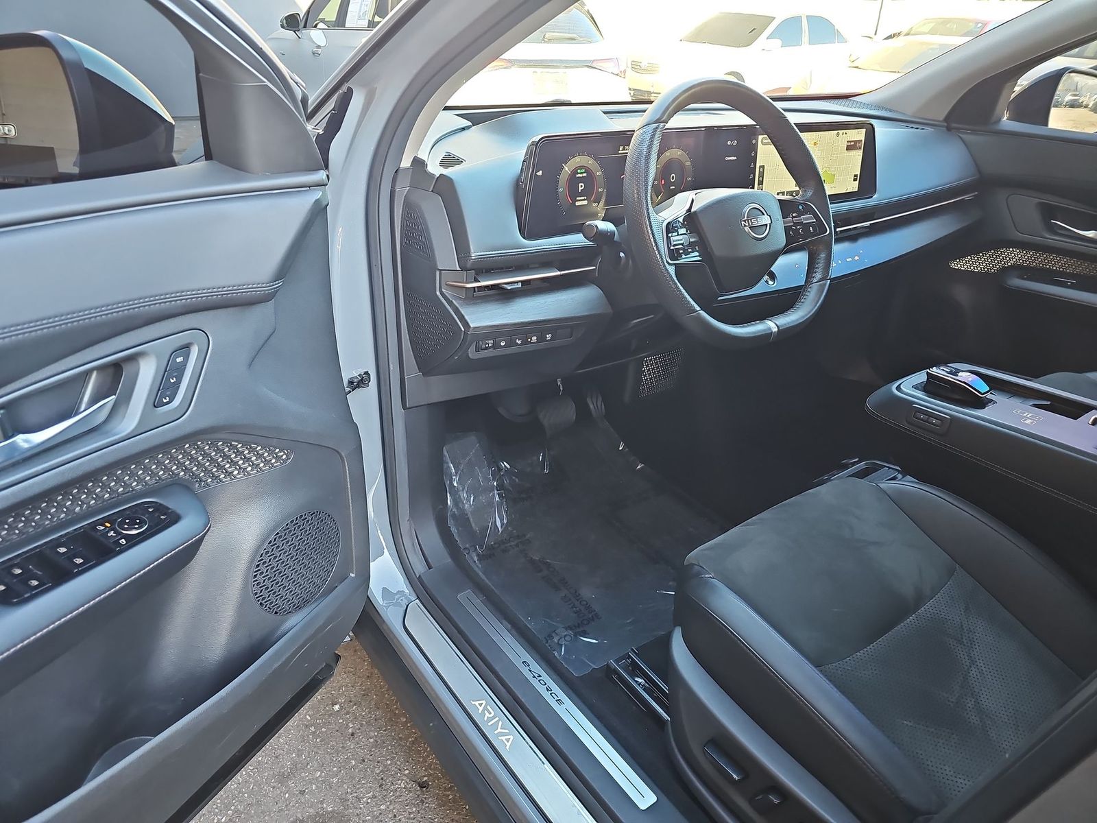 Thumbnail: 2023 Nissan Ariya - 10