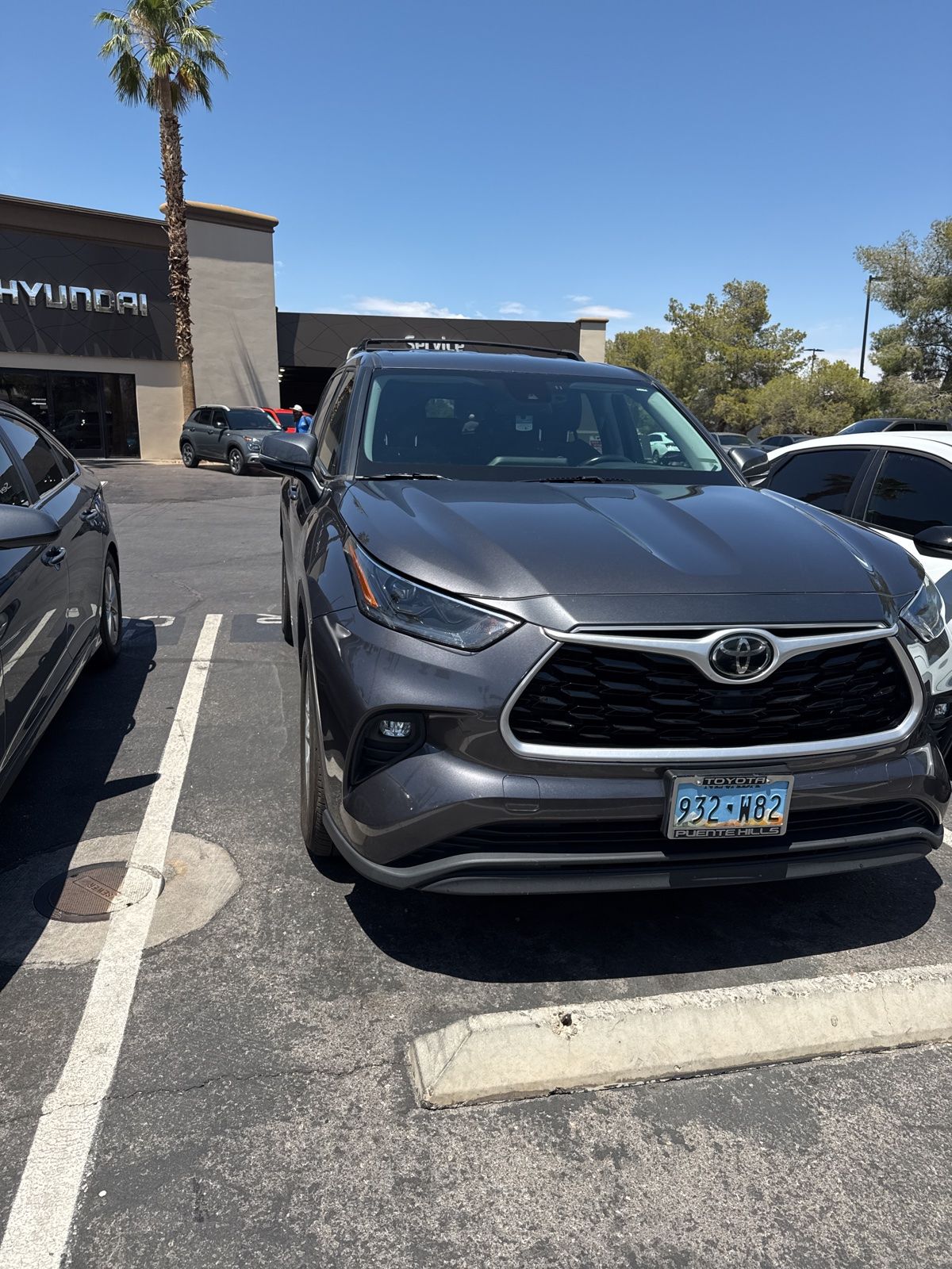 2021 Toyota Highlander LE 4x2 V6's photo