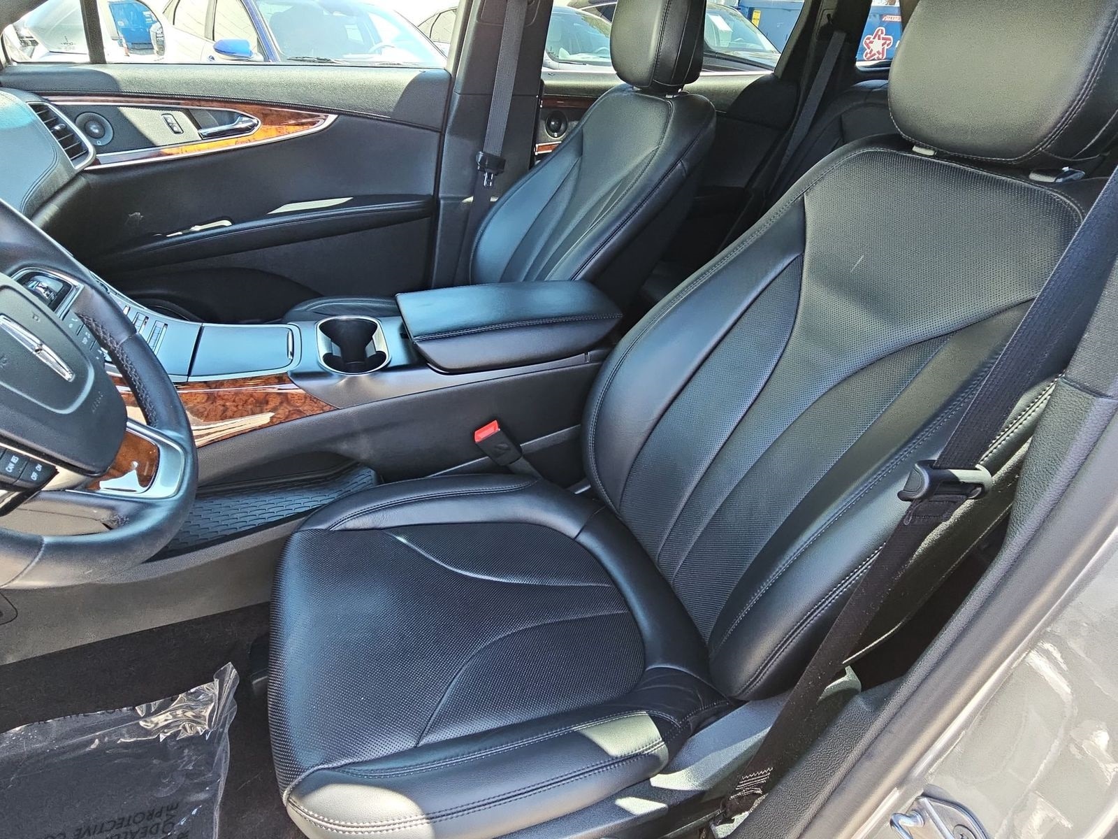 Thumbnail: 2020 Lincoln Nautilus - 16
