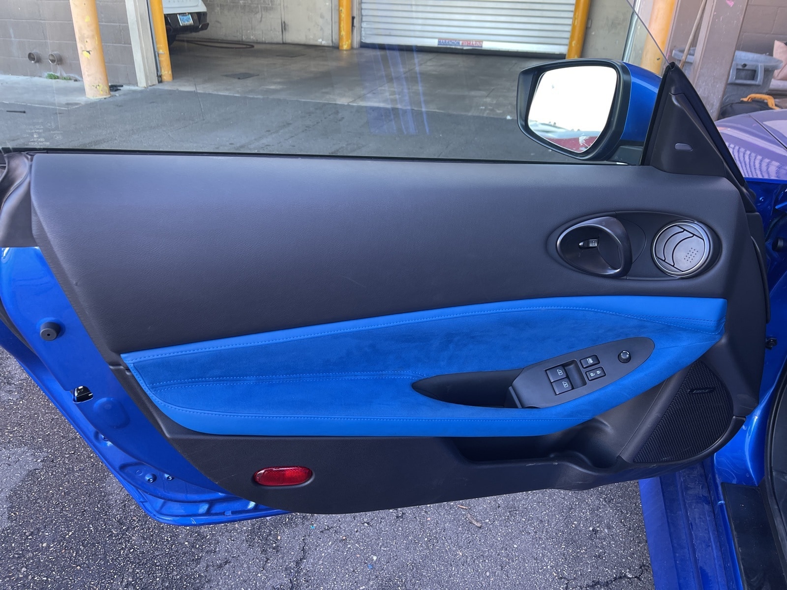 Thumbnail: 2025 Nissan Z - 4