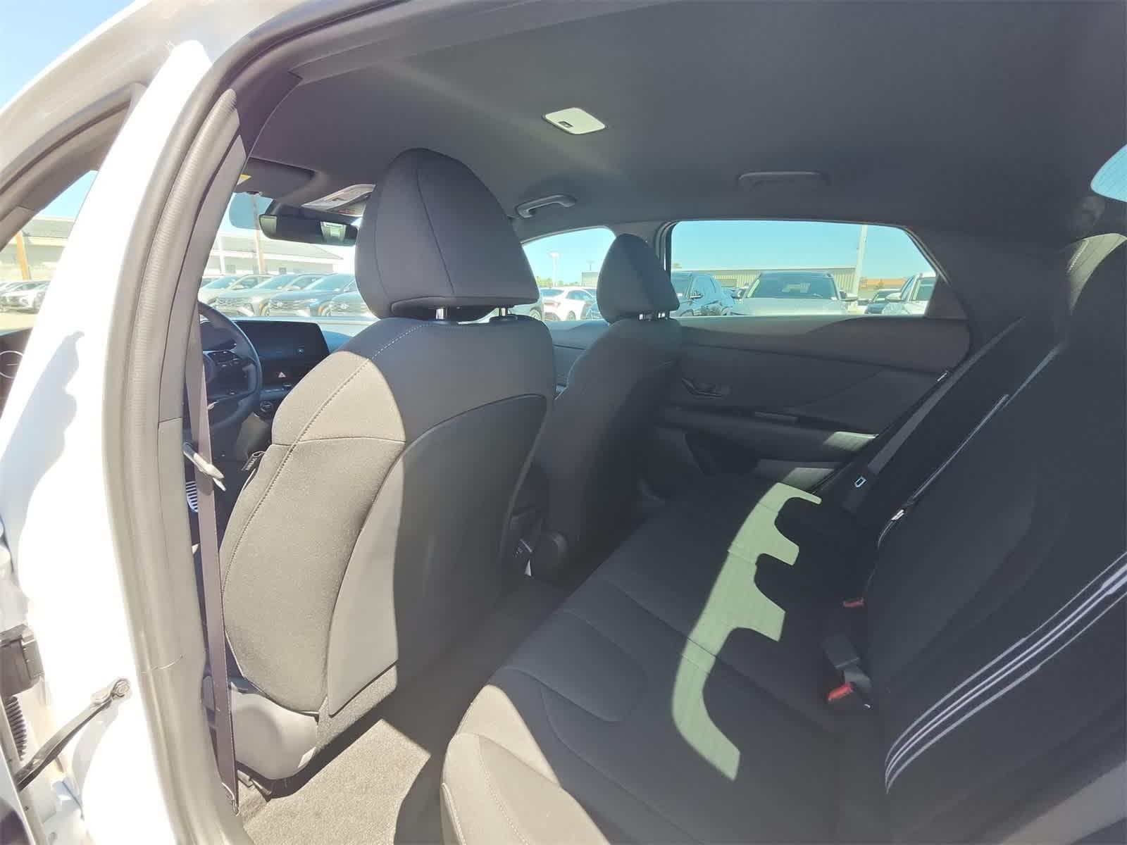 Thumbnail: 2025 Hyundai Elantra - 16