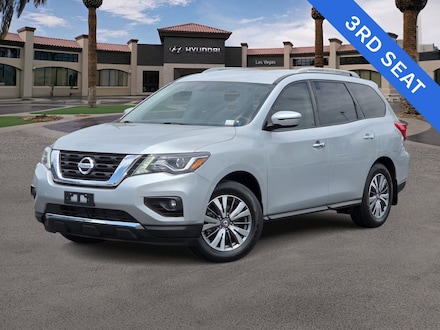 SUV Nissan Pathfinder SV 2020