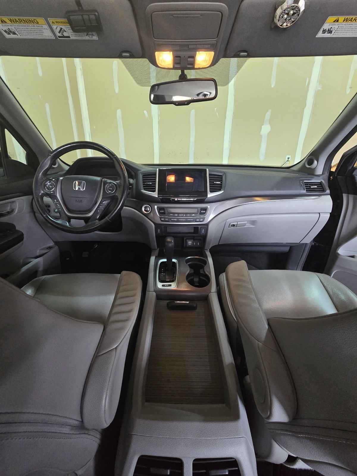 Thumbnail: 2017 Honda Pilot - 10