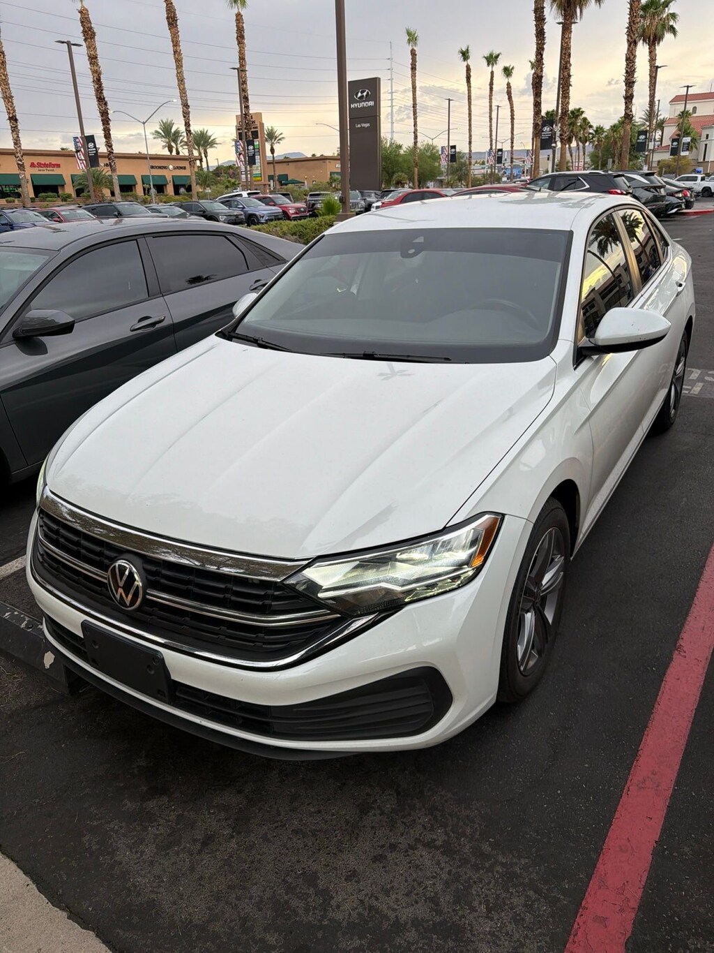 Used 2023 Volkswagen Jetta SE Sedan
