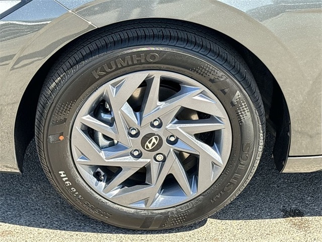 Thumbnail: 2024 Hyundai Elantra - 21