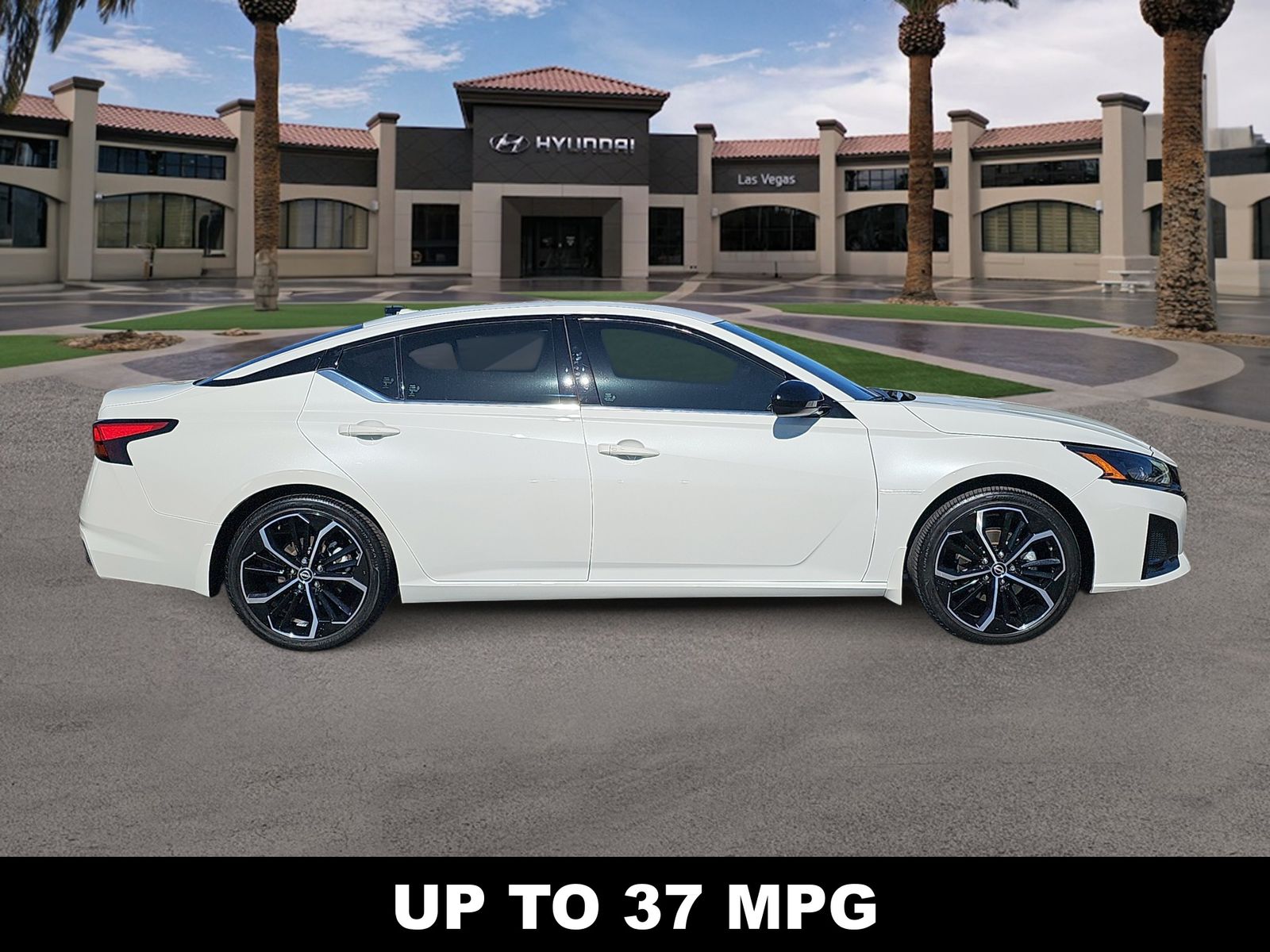 Thumbnail: 2023 Nissan Altima - 9