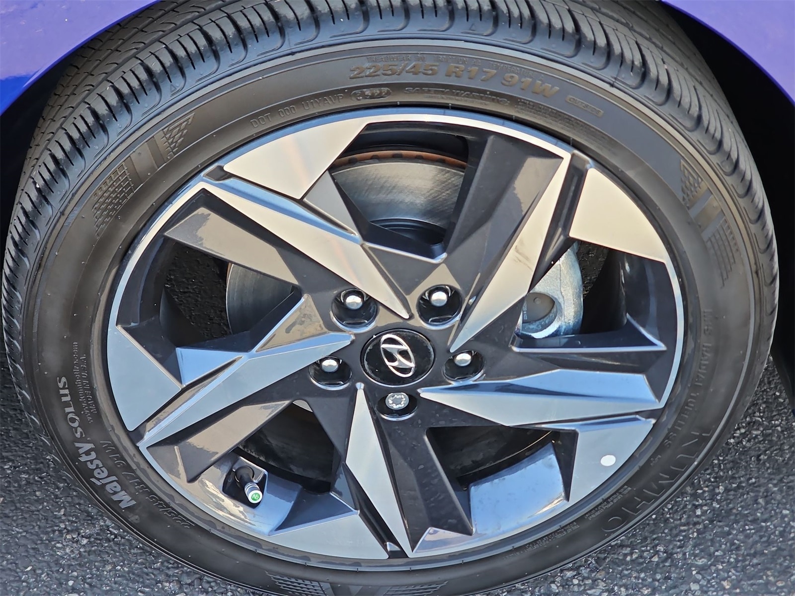 Thumbnail: 2023 Hyundai Elantra - 12
