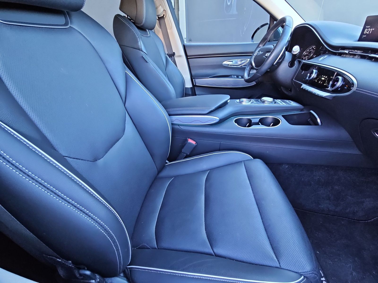 Thumbnail: 2022 Genesis GV70 - 17