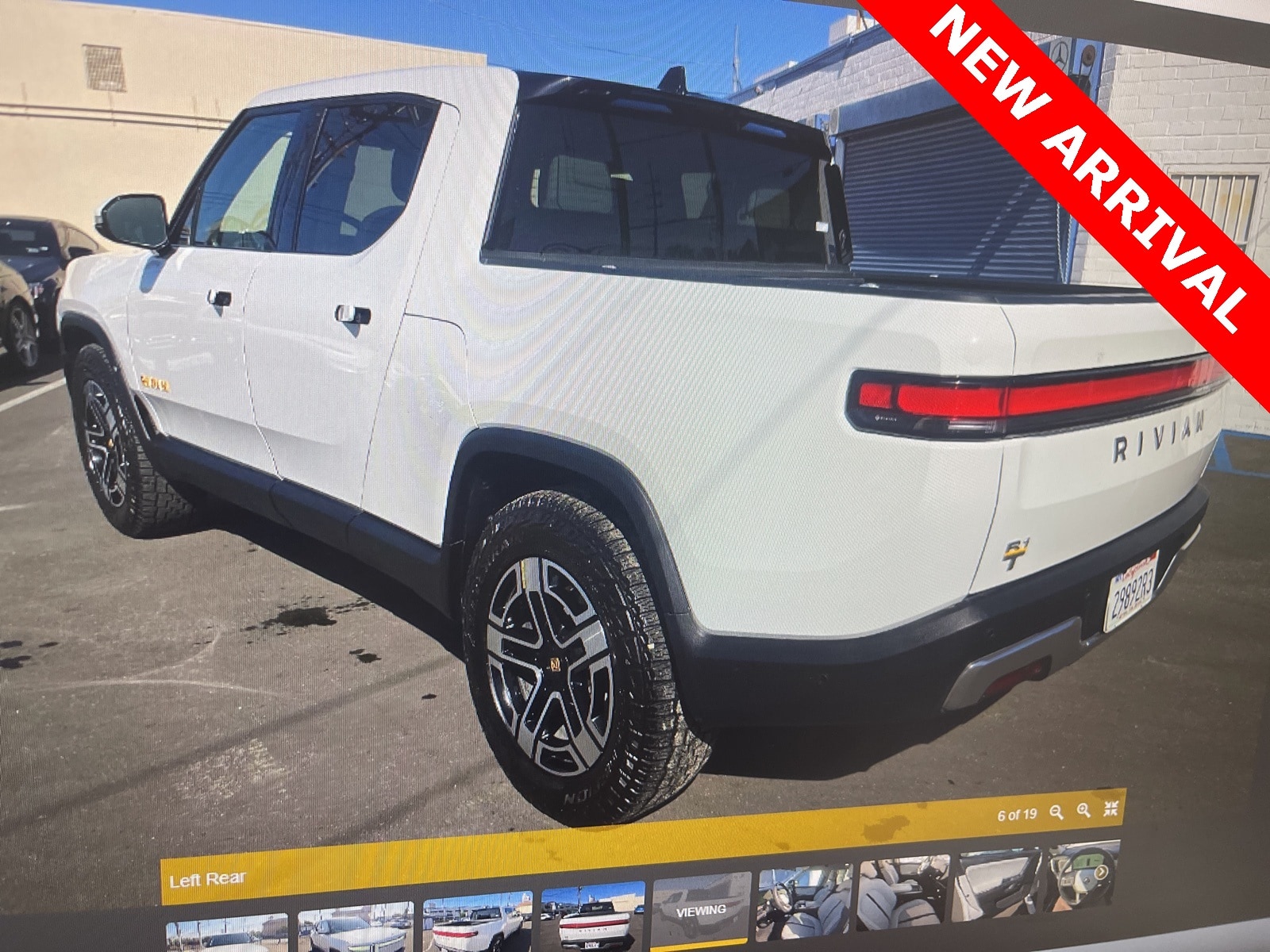 Thumbnail: 2022 Rivian R1T - 5