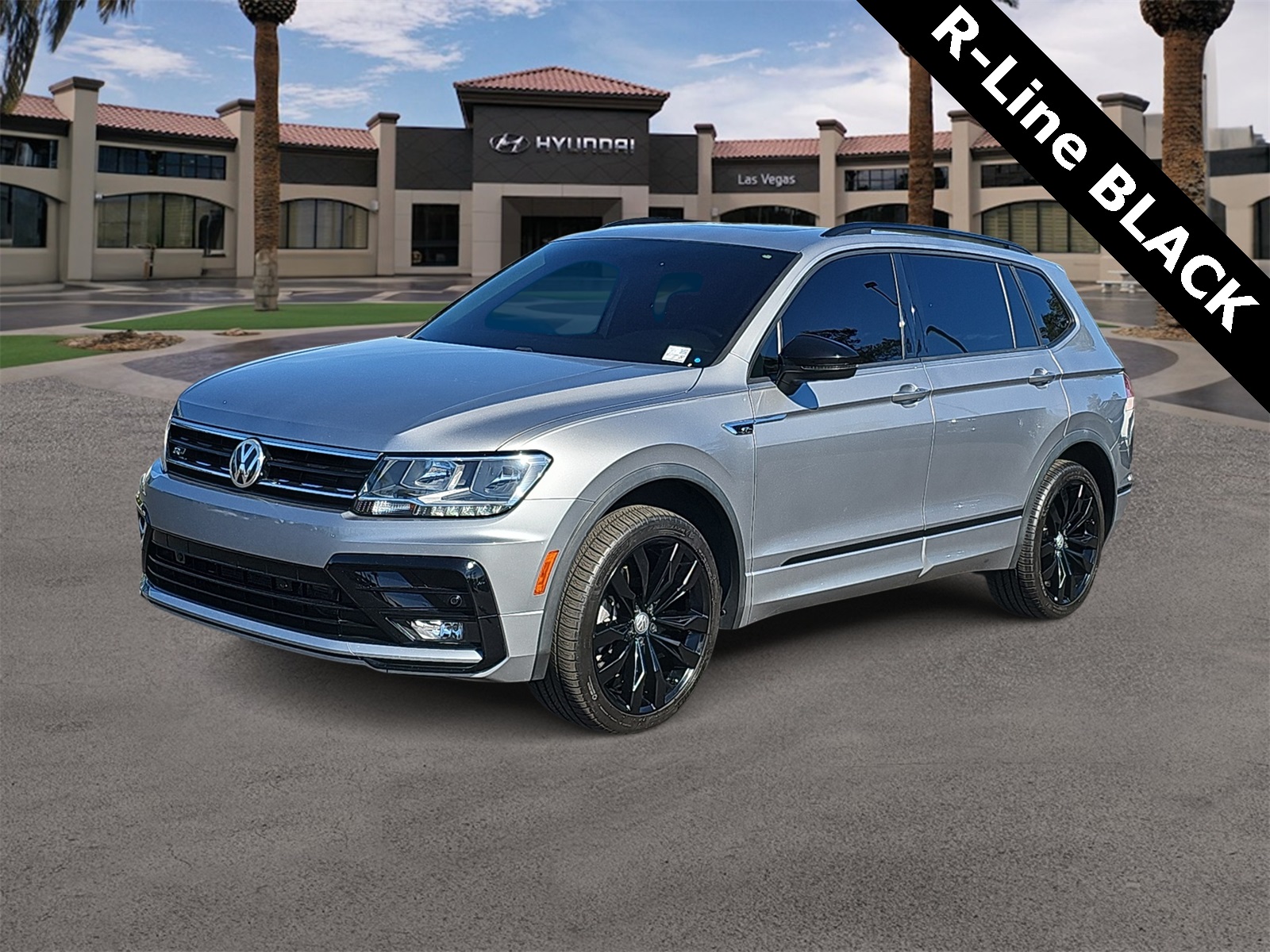 Thumbnail: 2021 Volkswagen Tiguan - 4