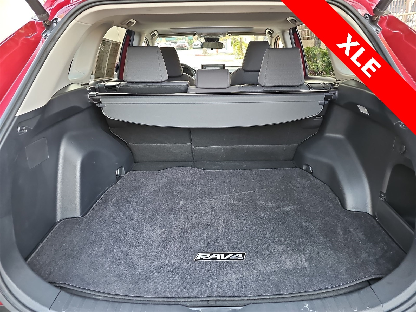 Thumbnail: 2019 Toyota RAV4 - 23