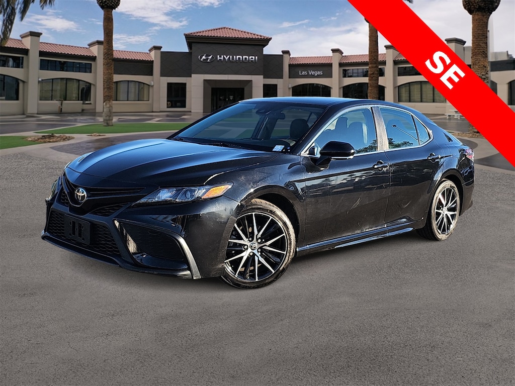 Used 2022 Toyota Camry SE Sedan