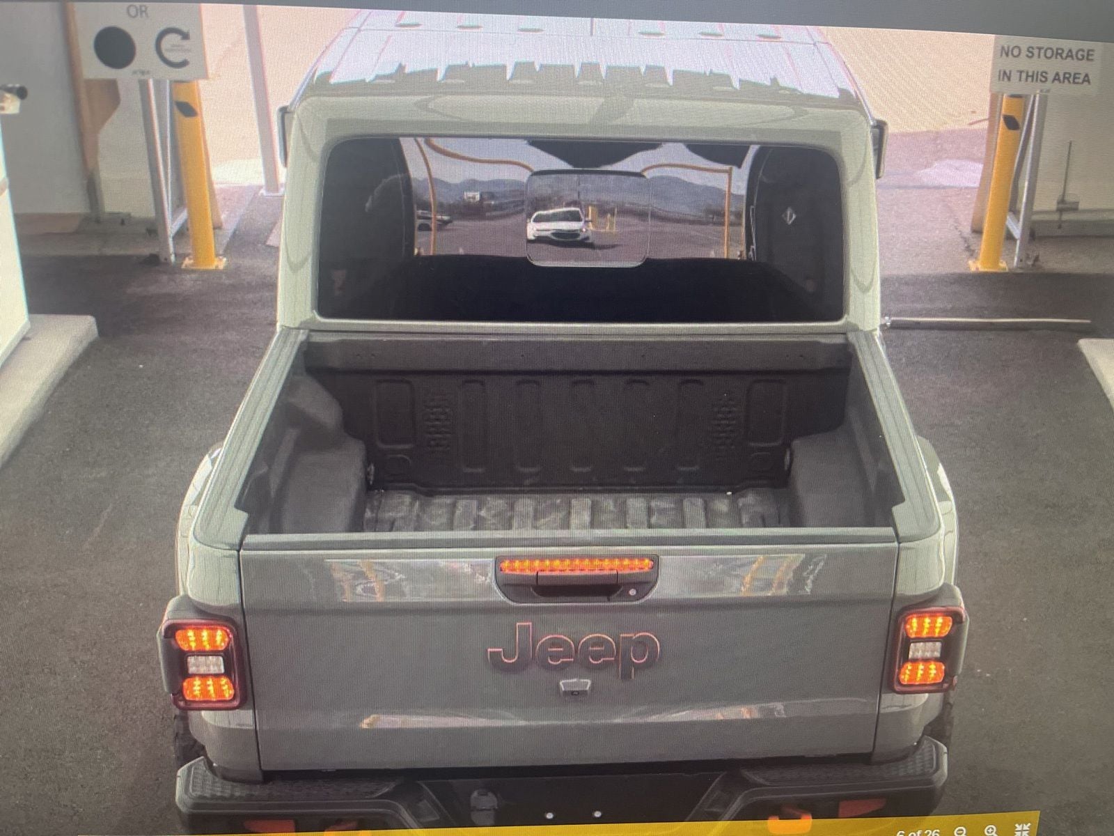 Thumbnail: 2021 Jeep Gladiator - 4