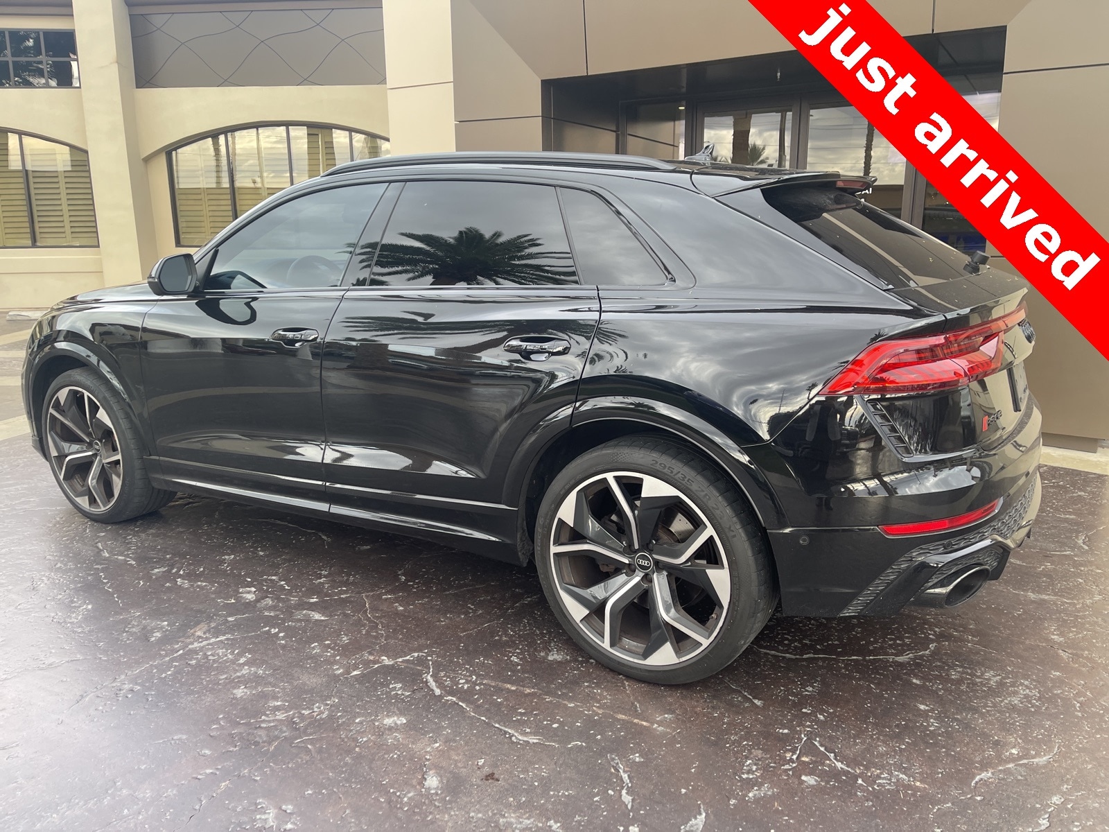 Thumbnail: 2023 Audi RS Q8 - 20