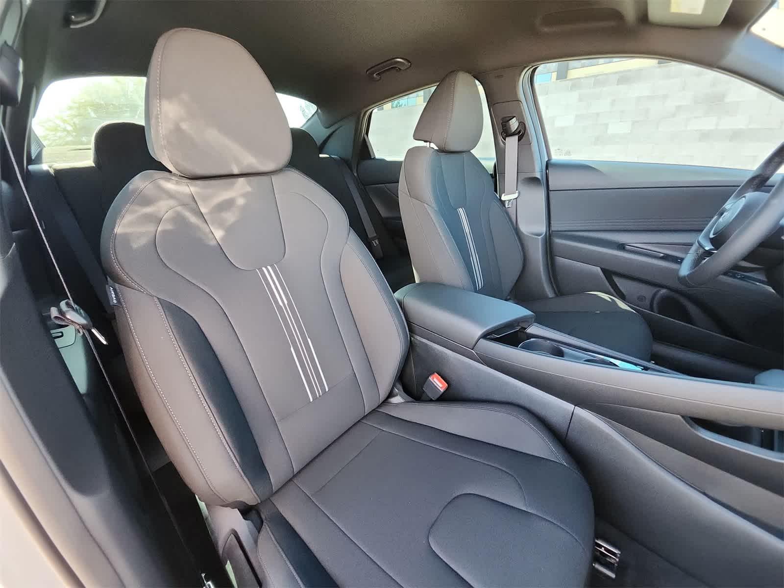 Thumbnail: 2025 Hyundai Elantra - 18